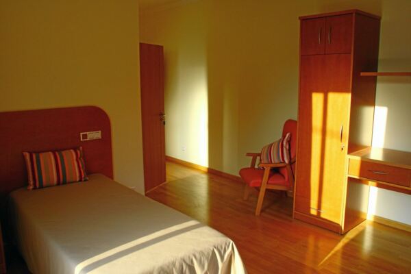 170554 137695329627198 6786778 o 2 - Booking-Senior.com