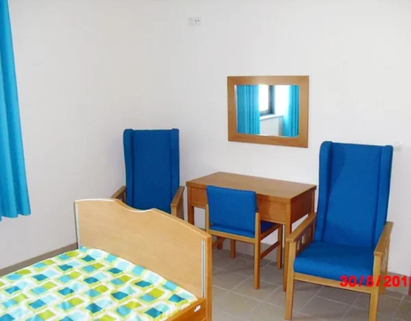 LAR RESIDENCIAL DE SANTA MARIA RAINHA DAS FLORES11 - Booking-Senior.com