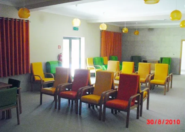 LAR RESIDENCIAL DE SANTA MARIA RAINHA DAS FLORES2 - Booking-Senior.com