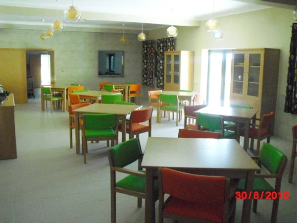 LAR RESIDENCIAL DE SANTA MARIA RAINHA DAS FLORES4 - Booking-Senior.com