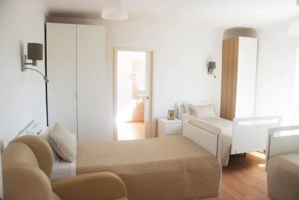 Mayor Lar Senior10 - Booking-Senior.com