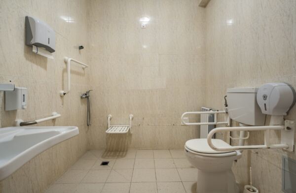 WC - Booking-Senior.com
