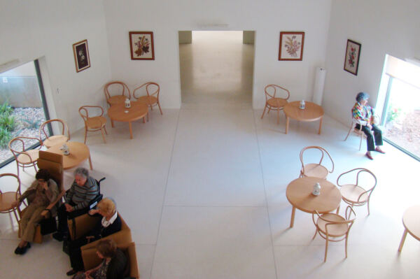 assp residencias senior carcavelos sala de estar - Booking-Senior.com