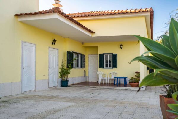 Casa de Repouso Caminhos Abstratos Frente