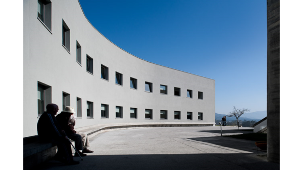 exterior1 - Booking-Senior.com