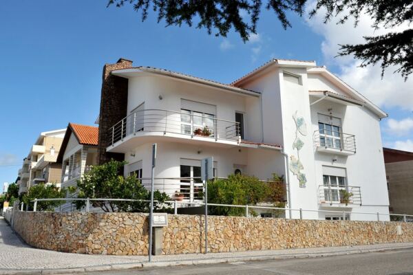 Exterior - Booking-Senior.com