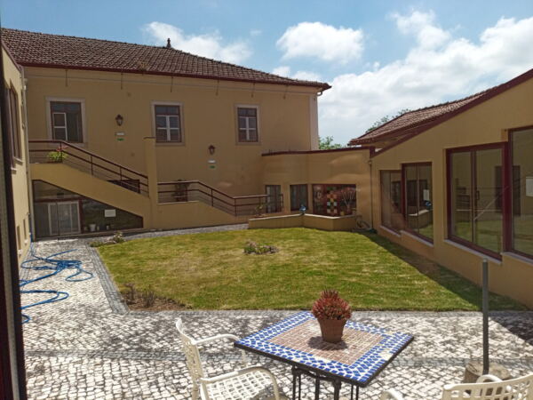 jardim interno - Booking-Senior.com