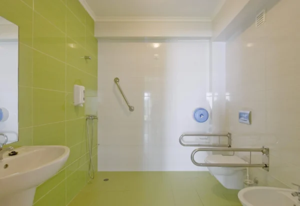 Casa Repouso Qta Colares Sintra Casa de Banho 1 - Booking-Senior.com