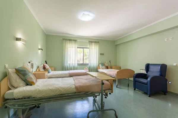 Casa Repouso Qta Colares Sintra Quarto Triplo 1 - Booking-Senior.com