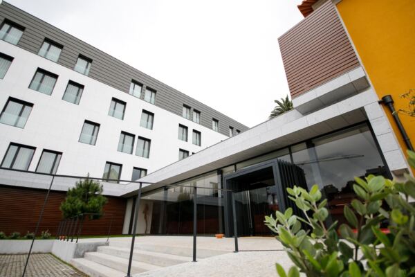 Pinheiro Manso Residencia Senior Entrada - Booking-Senior.com
