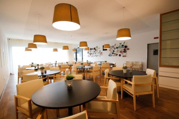 Pinheiro Manso Residencia Senior Refeitorio - Booking-Senior.com