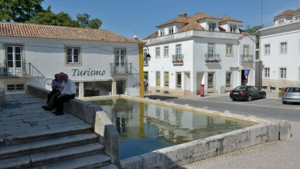 ARRUDA DOS VINHOS - Booking-Senior.com