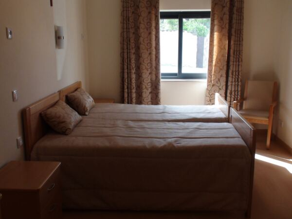 LAR DE Nª SRª DA PIEDADE Quartos Partilhados