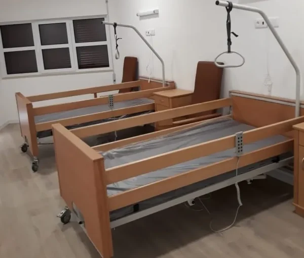 Lar da Associacao de Assistencia e Domiciliaria de Alcaravela5 - Booking-Senior.com