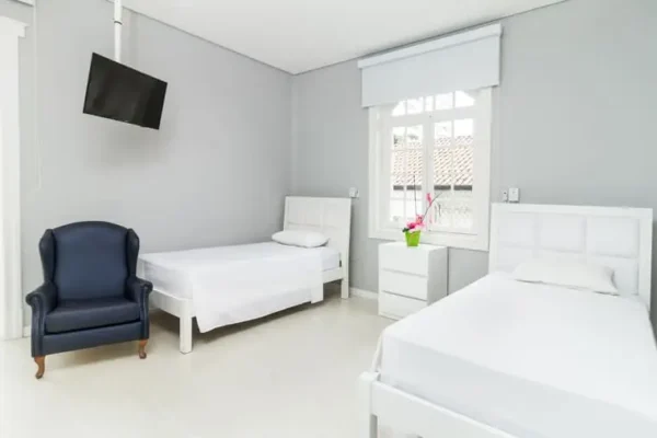 6 3 - Booking-Senior.com