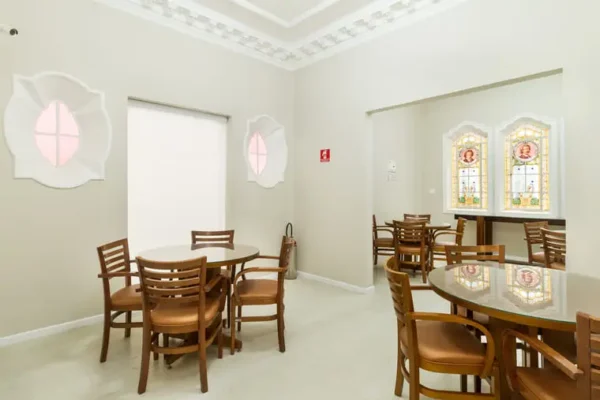 8 1 - Booking-Senior.com