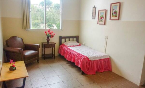 8 5 - Booking-Senior.com