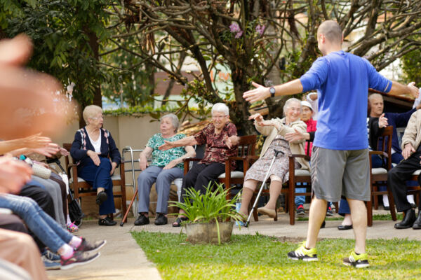 01 1 - Booking-Senior.com